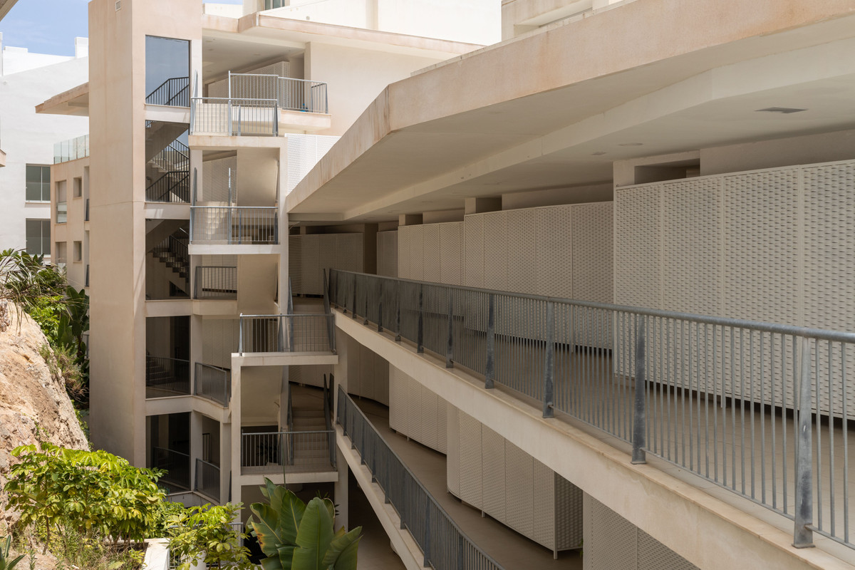 3 Bed Apartment for sale in La Capellania Costa Del Sol, Málaga, Spain