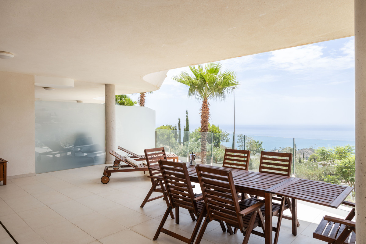 3 Bed Apartment for sale in La Capellania Costa Del Sol, Málaga, Spain