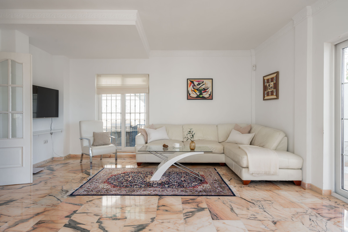 5 Bed Townhouse for sale in Fuengirola Costa Del Sol, Málaga, Spain