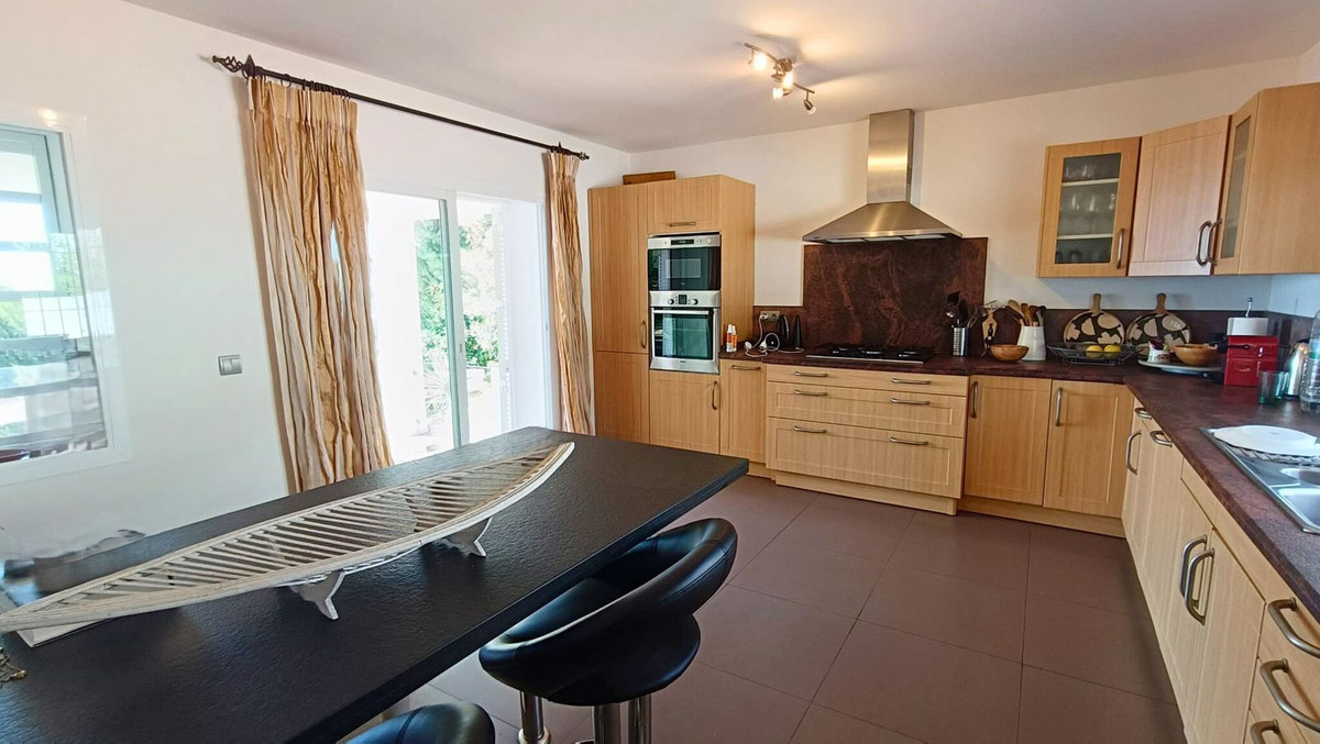 5 Bed Townhouse for sale in Manilva Costa Del Sol, Málaga, Spain