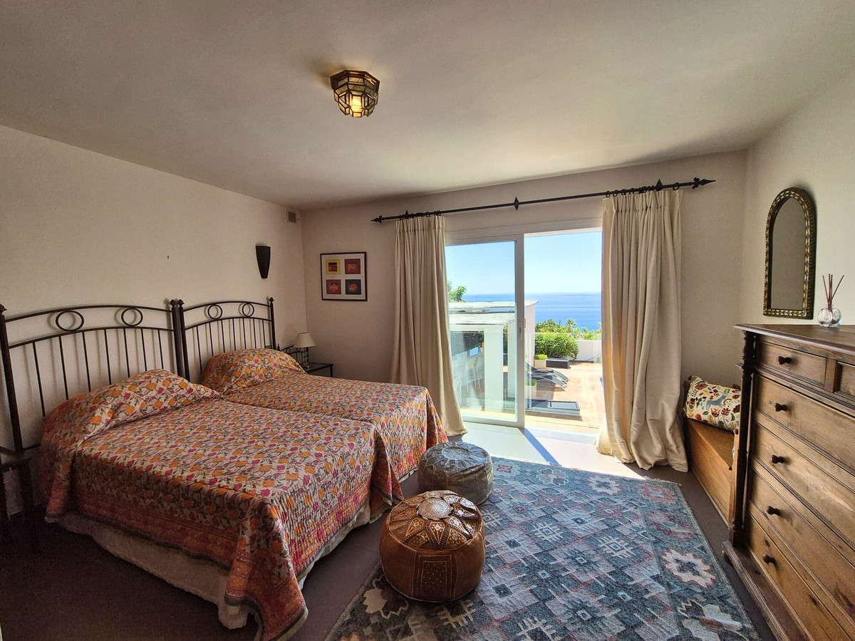 5 Bed Townhouse for sale in Manilva Costa Del Sol, Málaga, Spain