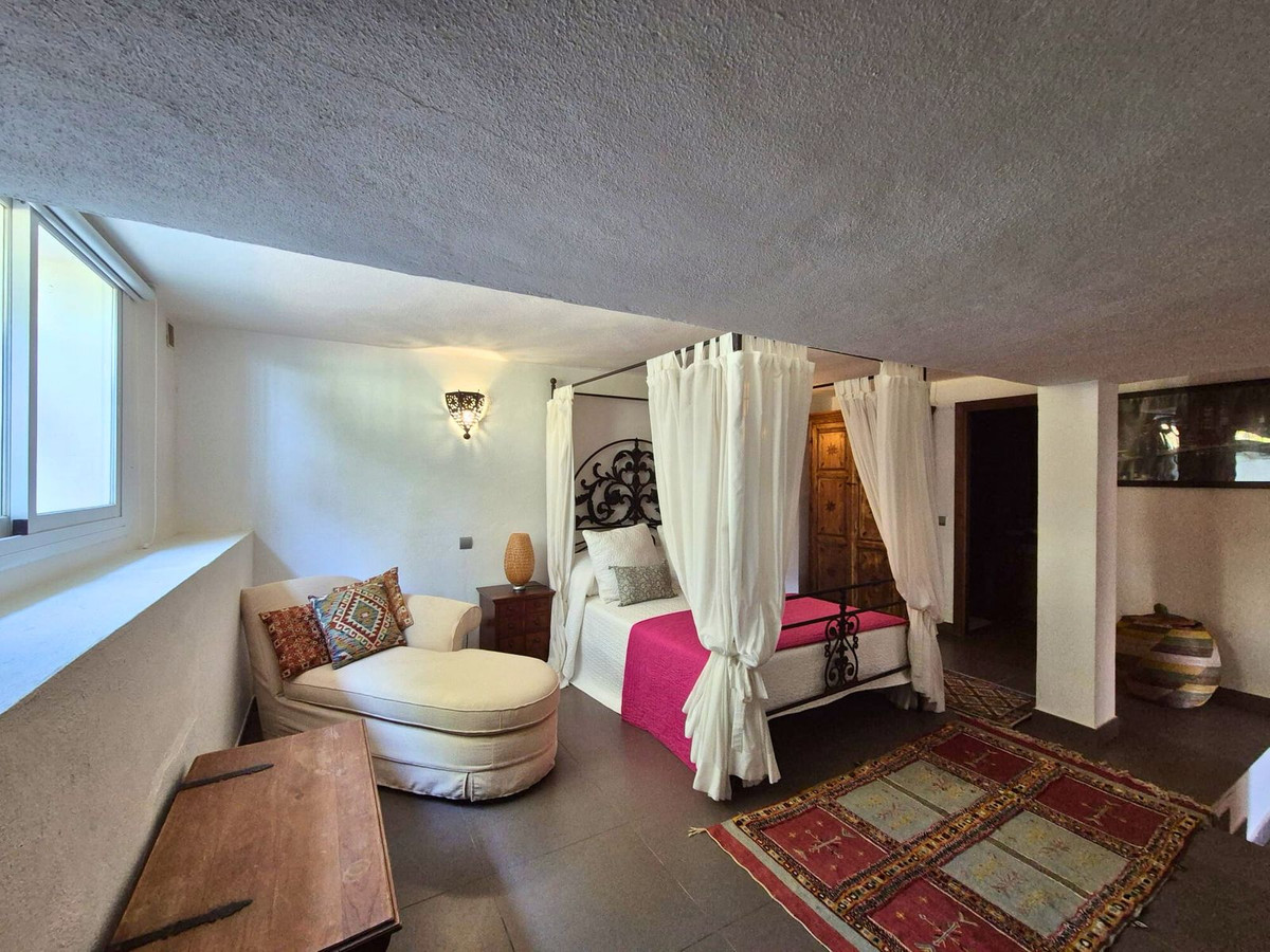 5 Bed Townhouse for sale in Manilva Costa Del Sol, Málaga, Spain