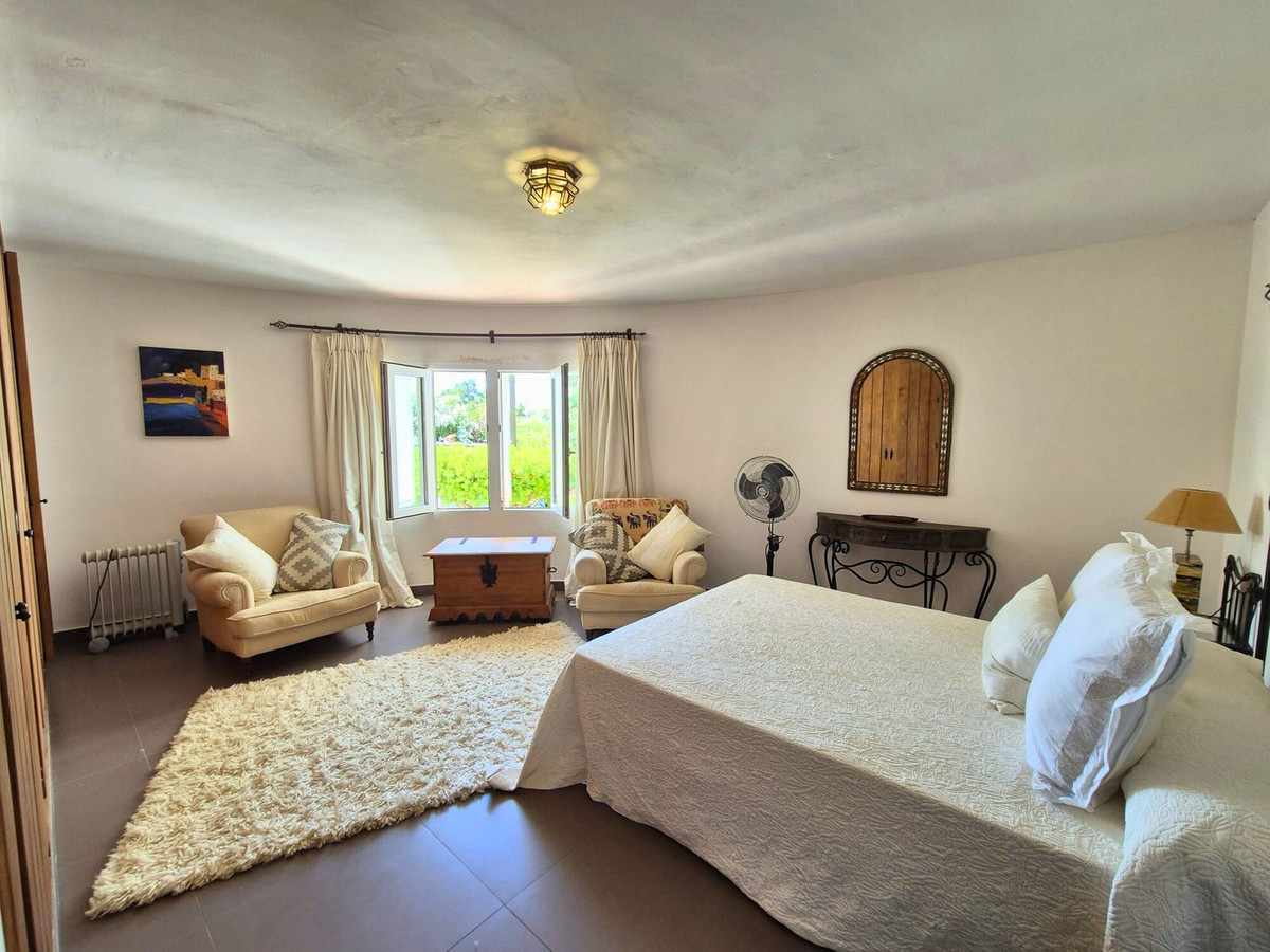 5 Bed Townhouse for sale in Manilva Costa Del Sol, Málaga, Spain