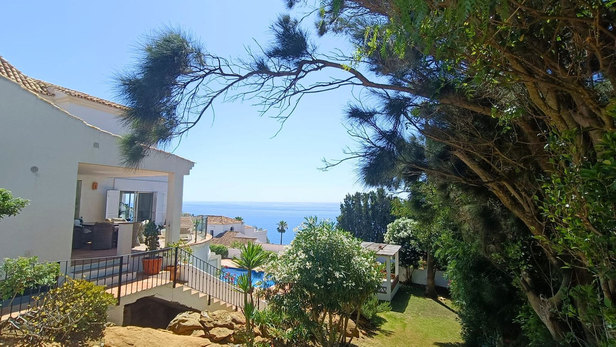 5 Bed Townhouse for sale in Manilva Costa Del Sol, Málaga, Spain