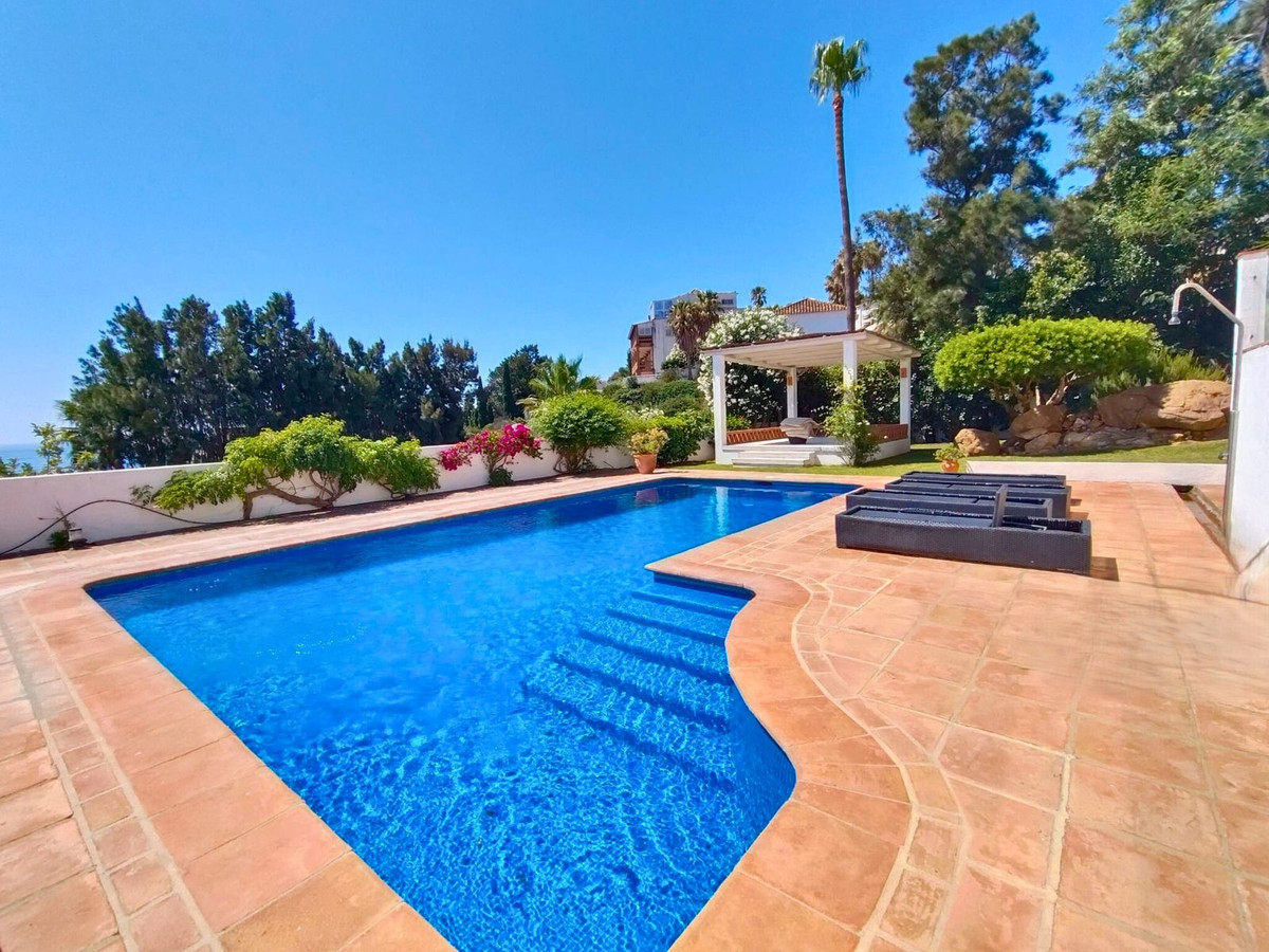 5 Bed Townhouse for sale in Manilva Costa Del Sol, Málaga, Spain