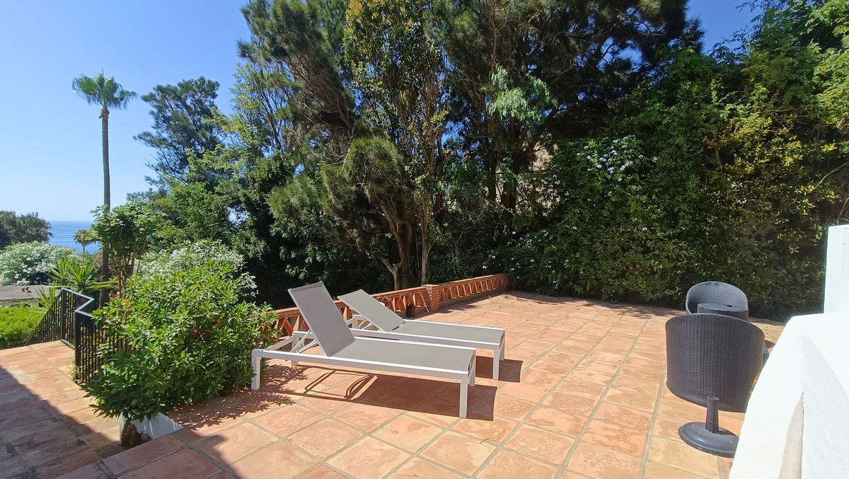 5 Bed Townhouse for sale in Manilva Costa Del Sol, Málaga, Spain