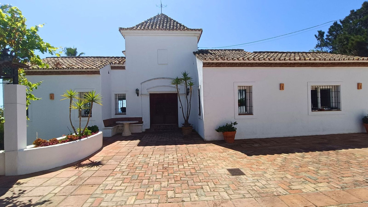 5 Bed Townhouse for sale in Manilva Costa Del Sol, Málaga, Spain