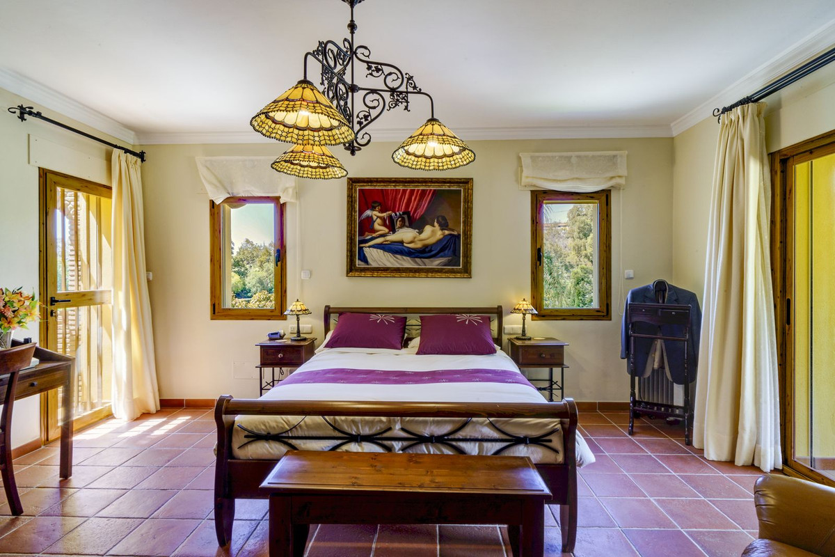 Se vende Villa - Chalet de 5 dormitorios en Costa Del Sol, Málaga, España
