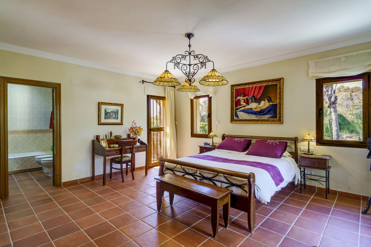Se vende Villa - Chalet de 5 dormitorios en Costa Del Sol, Málaga, España