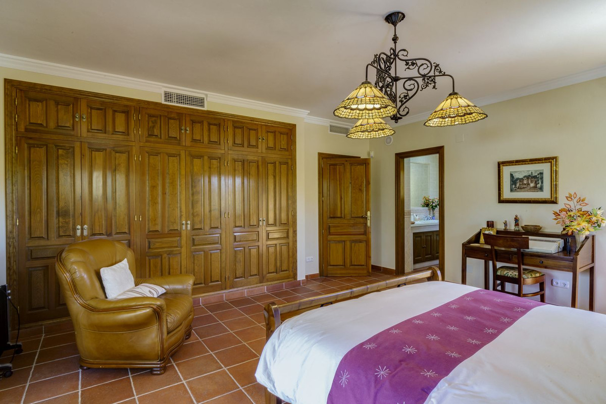 Se vende Villa - Chalet de 5 dormitorios en Costa Del Sol, Málaga, España