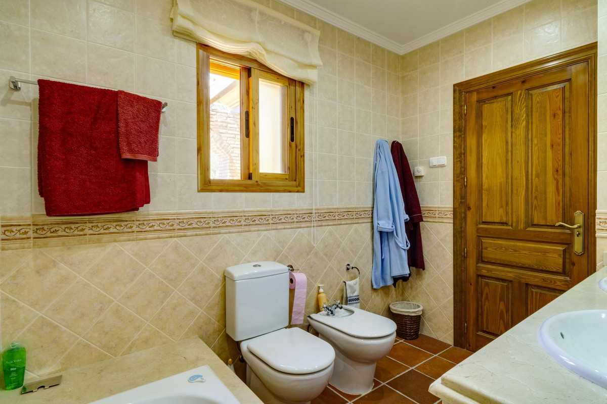Se vende Villa - Chalet de 5 dormitorios en Costa Del Sol, Málaga, España