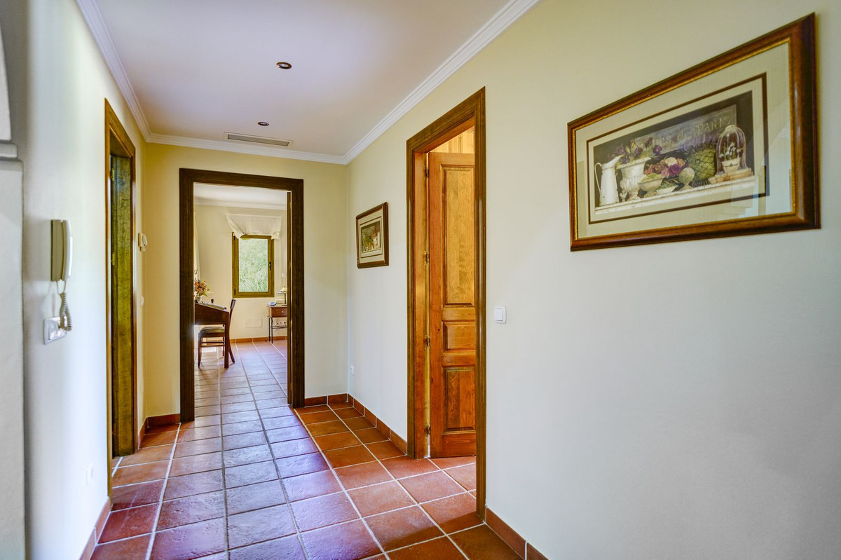 Se vende Villa - Chalet de 5 dormitorios en Costa Del Sol, Málaga, España