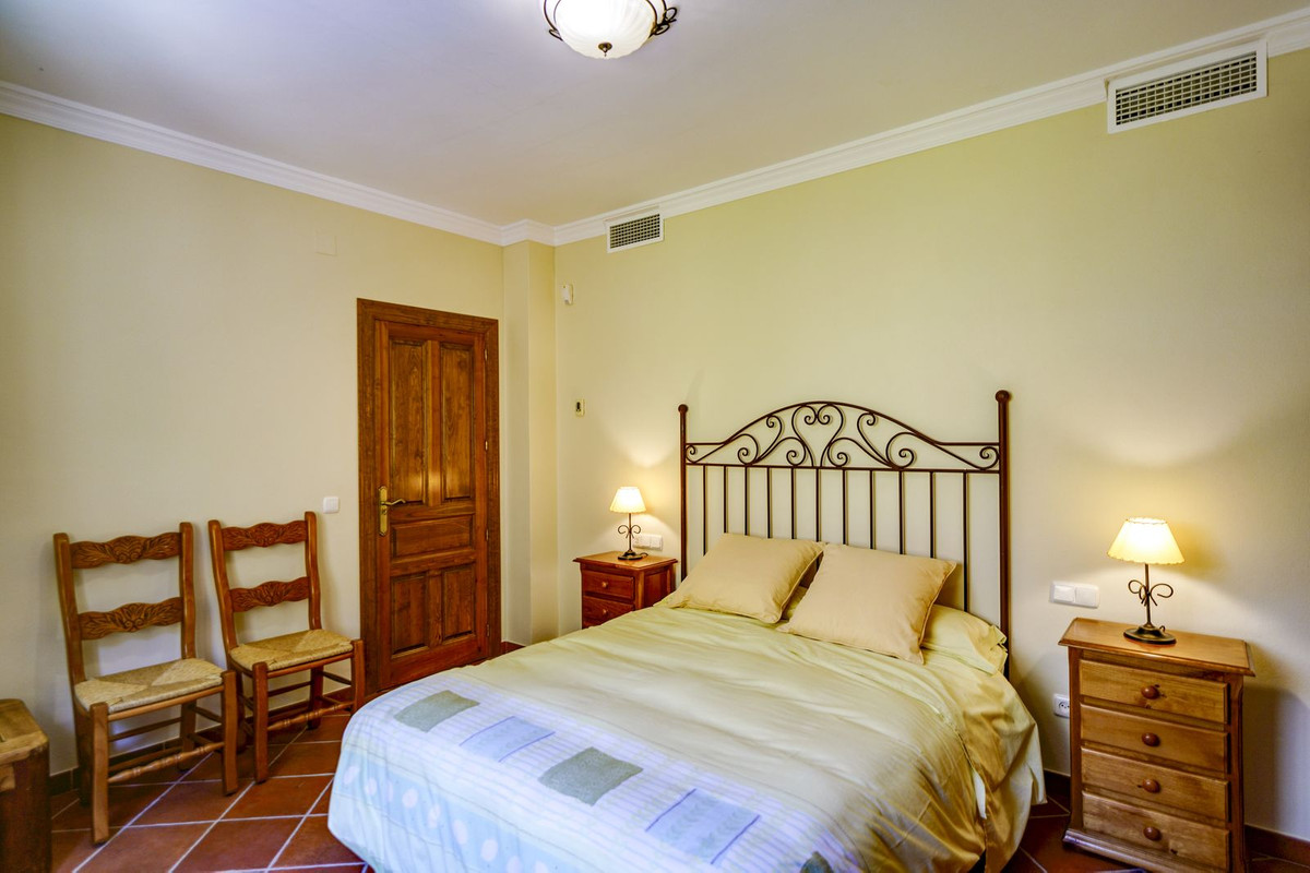 Se vende Villa - Chalet de 5 dormitorios en Costa Del Sol, Málaga, España