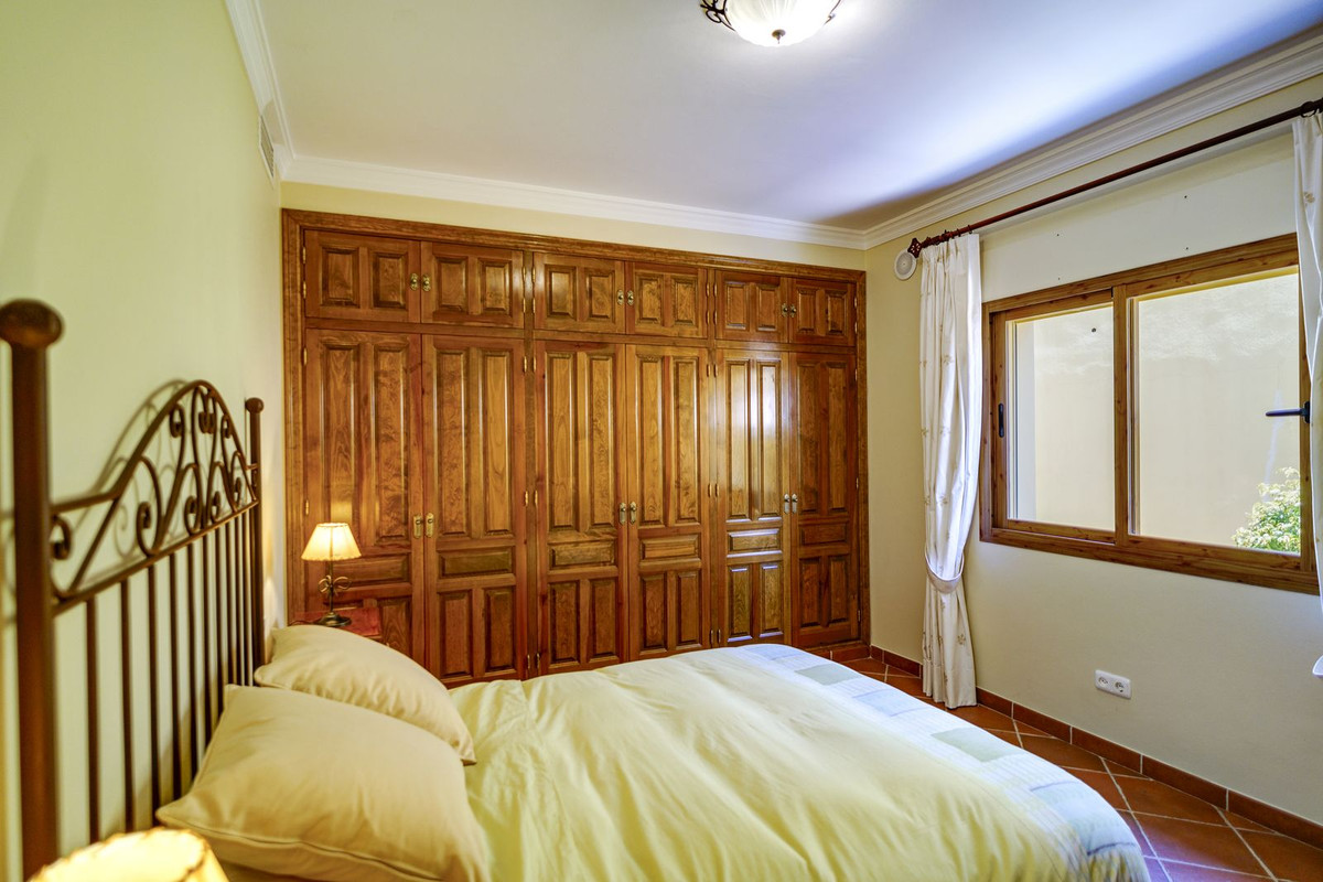 Se vende Villa - Chalet de 5 dormitorios en Costa Del Sol, Málaga, España