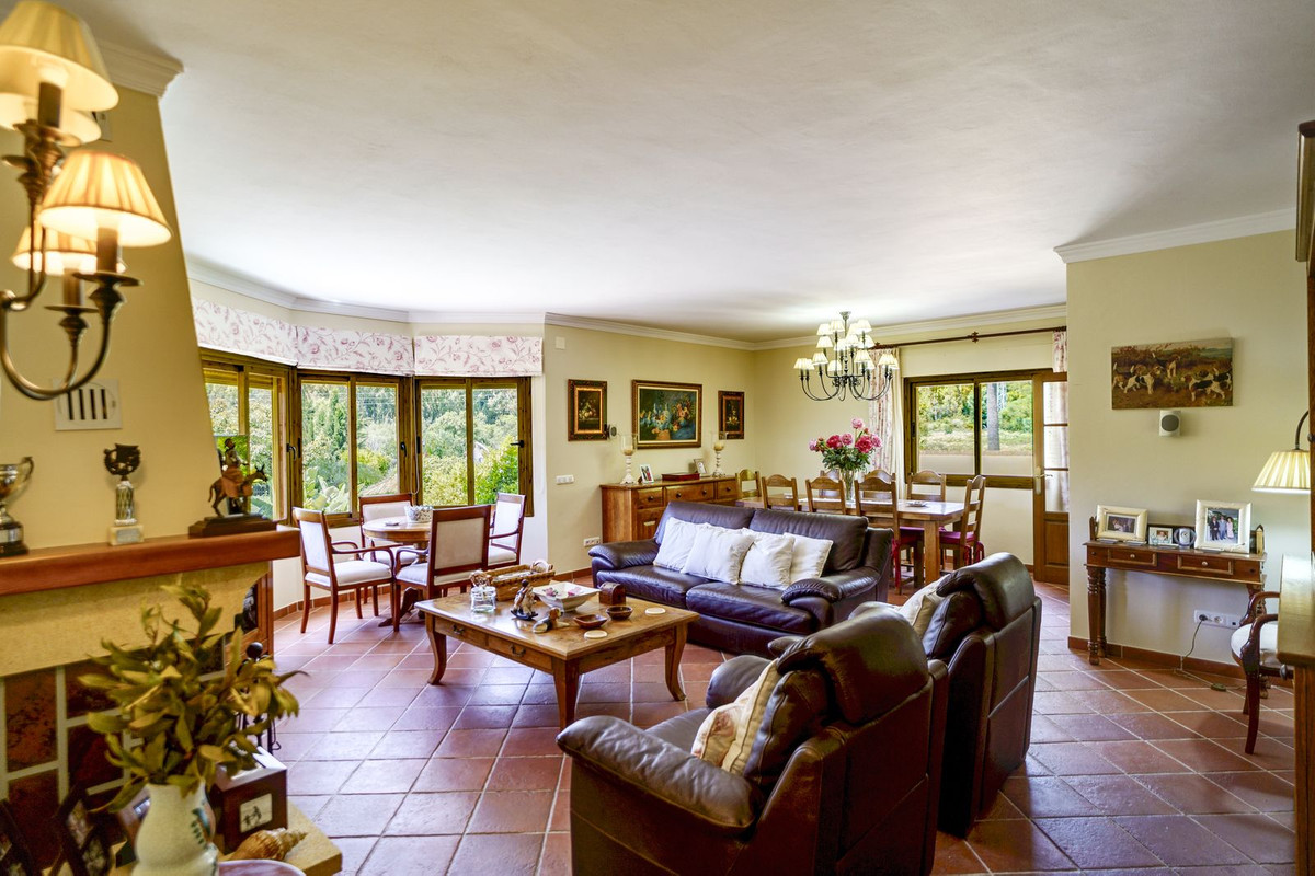 Se vende Villa - Chalet de 5 dormitorios en Costa Del Sol, Málaga, España