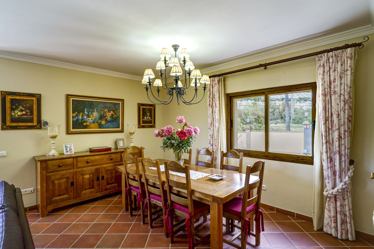 Se vende Villa - Chalet de 5 dormitorios en Costa Del Sol, Málaga, España