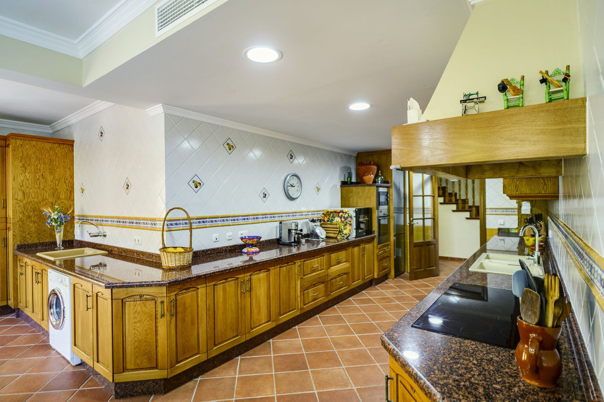 Se vende Villa - Chalet de 5 dormitorios en Costa Del Sol, Málaga, España
