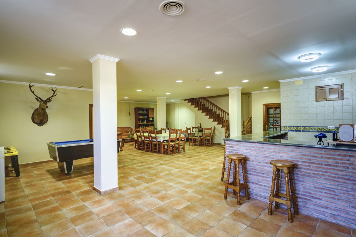 Se vende Villa - Chalet de 5 dormitorios en Costa Del Sol, Málaga, España