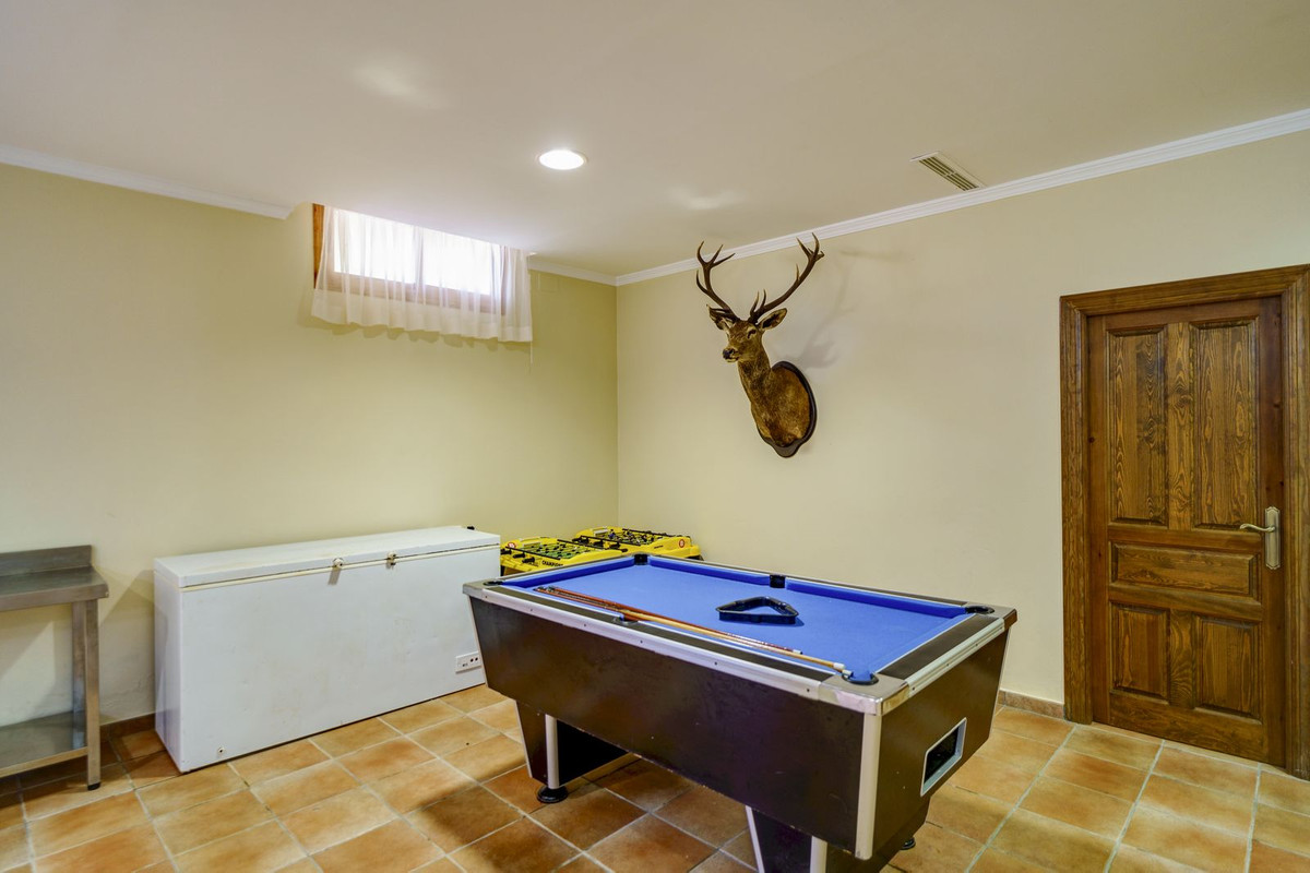 Se vende Villa - Chalet de 5 dormitorios en Costa Del Sol, Málaga, España
