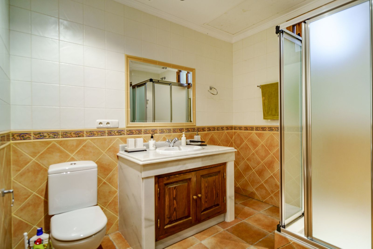 Se vende Villa - Chalet de 5 dormitorios en Costa Del Sol, Málaga, España