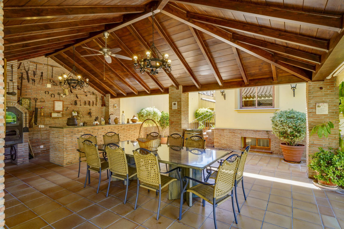 Se vende Villa - Chalet de 5 dormitorios en Costa Del Sol, Málaga, España