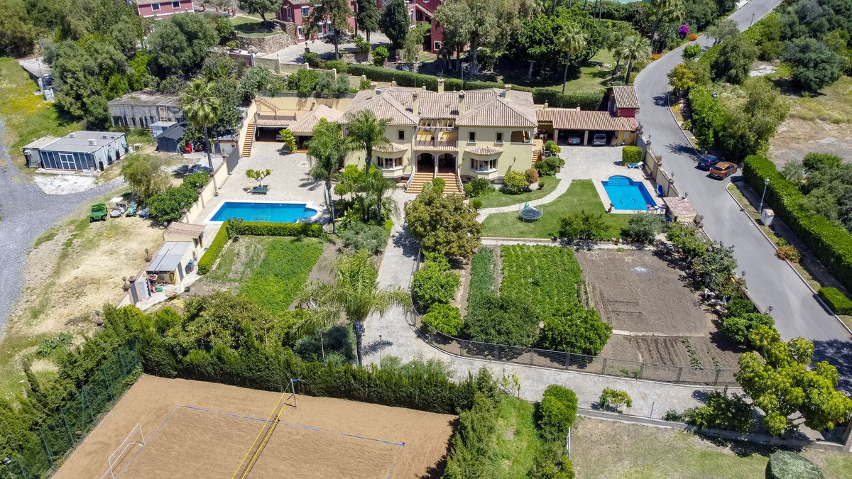 Se vende Villa - Chalet de 5 dormitorios en Costa Del Sol, Málaga, España