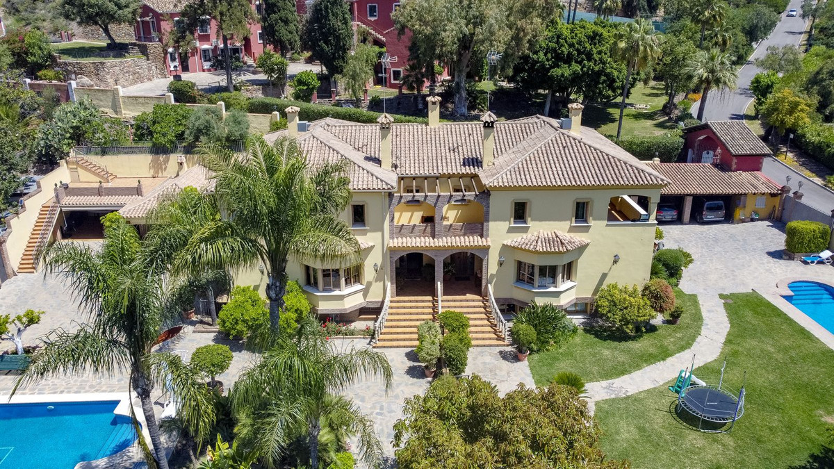Se vende Villa - Chalet de 5 dormitorios en Costa Del Sol, Málaga, España