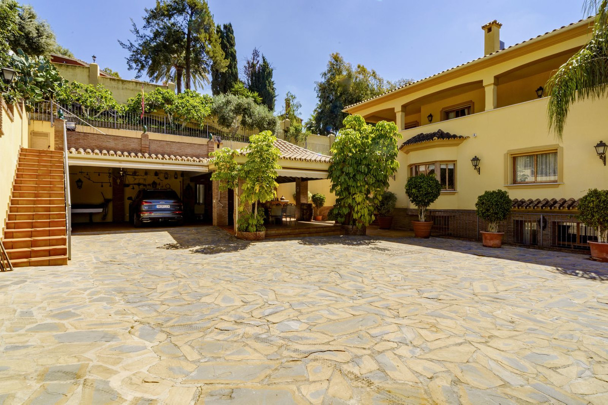 Se vende Villa - Chalet de 5 dormitorios en Costa Del Sol, Málaga, España