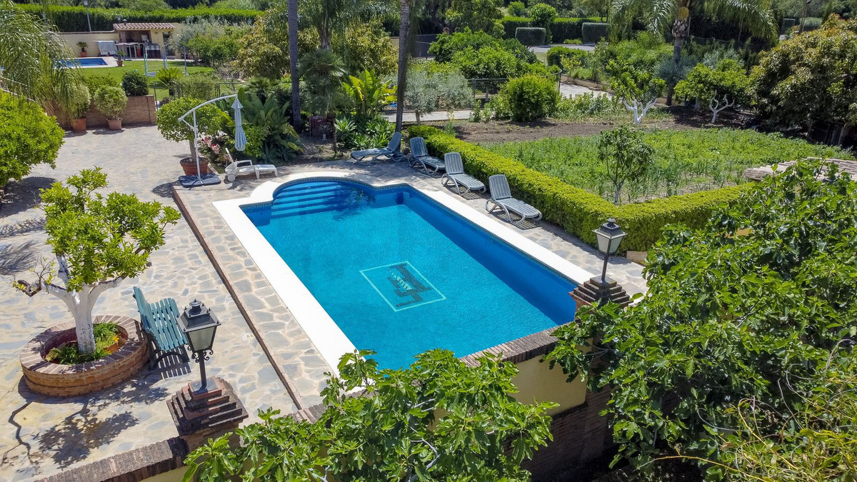 Se vende Villa - Chalet de 5 dormitorios en Costa Del Sol, Málaga, España