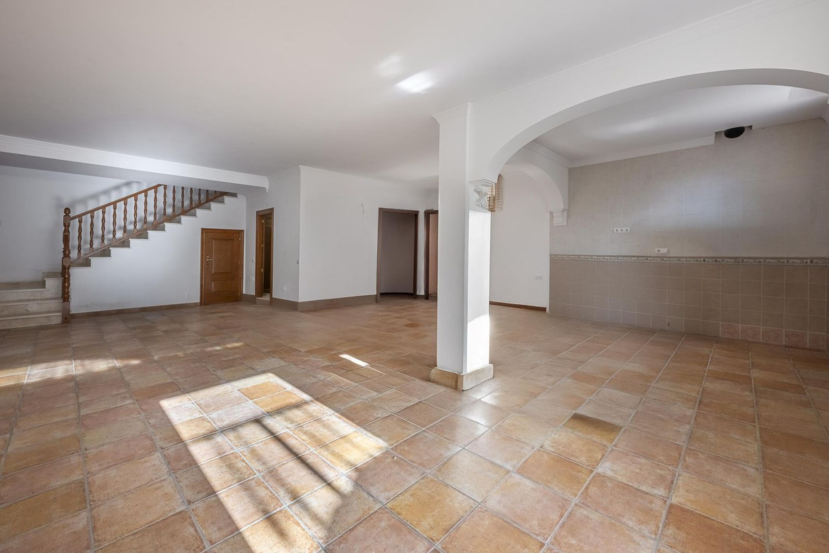 Se vende Villa - Chalet de 5 dormitorios en Costa Del Sol, Málaga, España