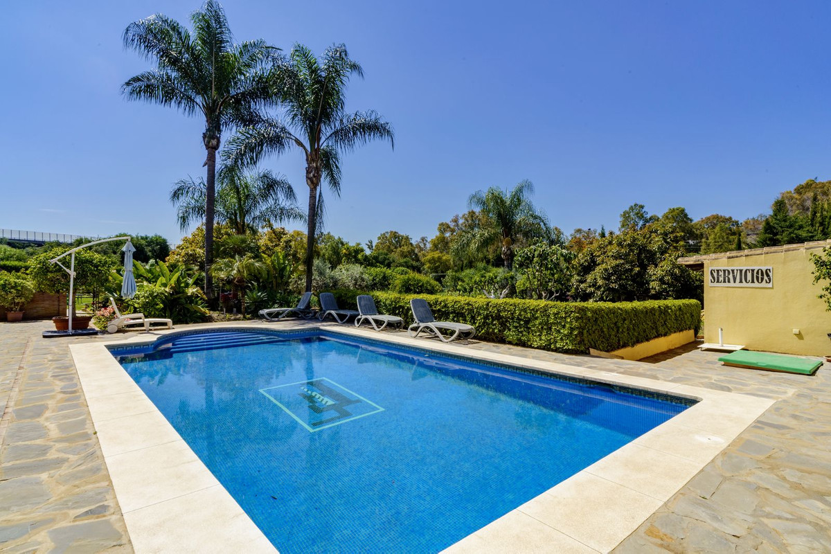 Se vende Villa - Chalet de 5 dormitorios en Costa Del Sol, Málaga, España