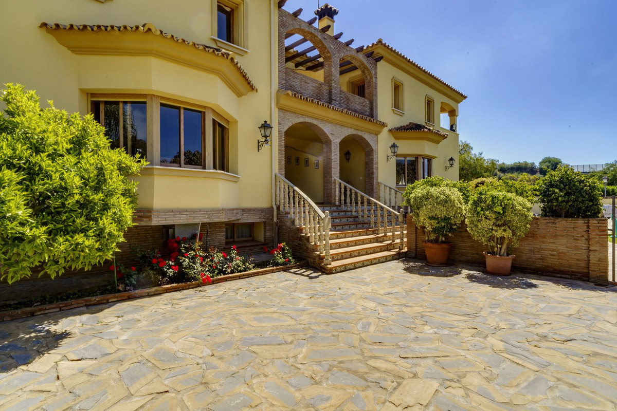 Se vende Villa - Chalet de 5 dormitorios en Costa Del Sol, Málaga, España