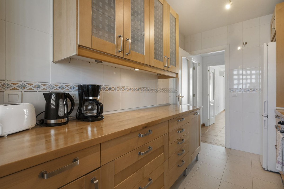 4 Bed Apartment for sale in Fuengirola Costa Del Sol, Málaga, Spain
