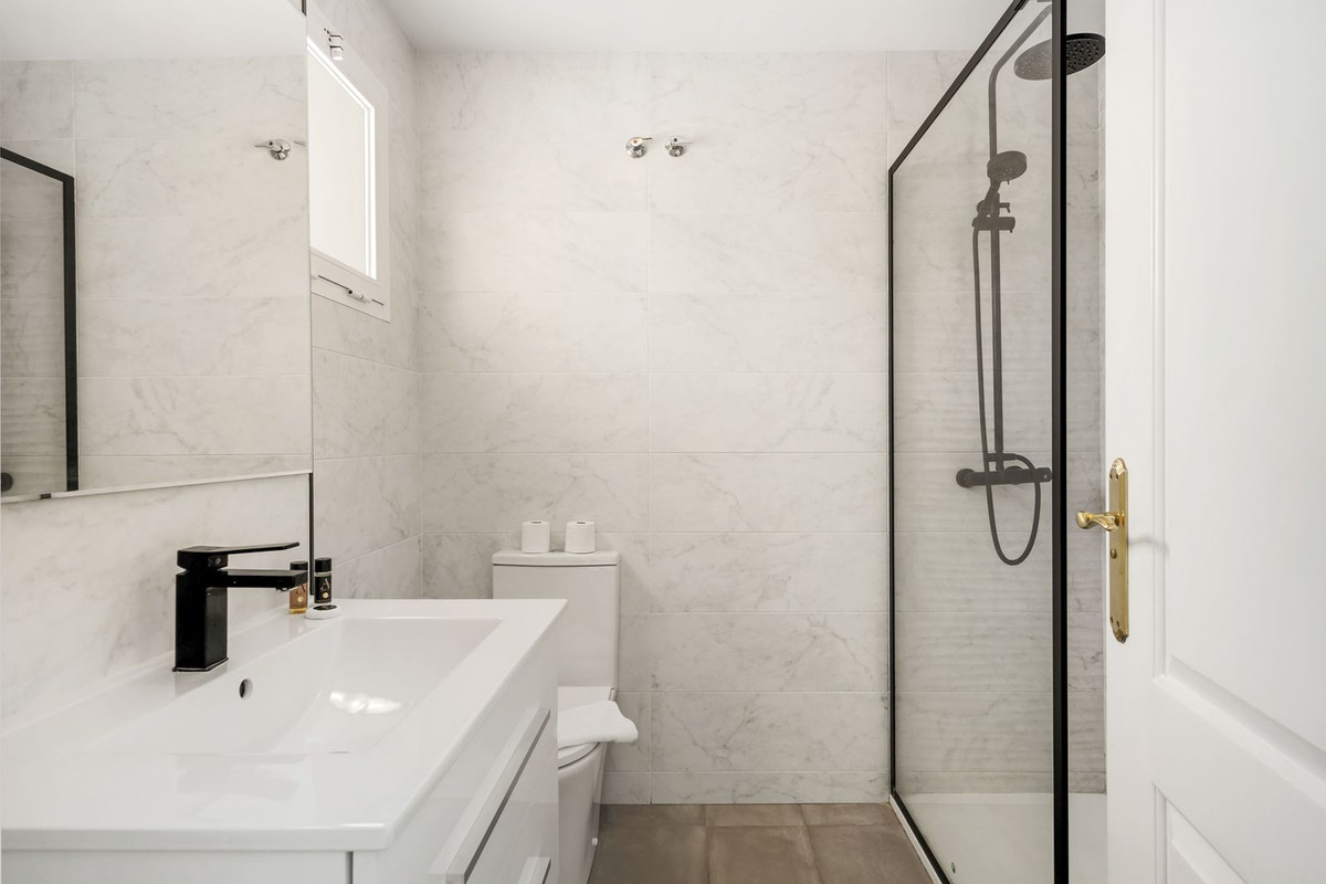 4 Bed Apartment for sale in Fuengirola Costa Del Sol, Málaga, Spain