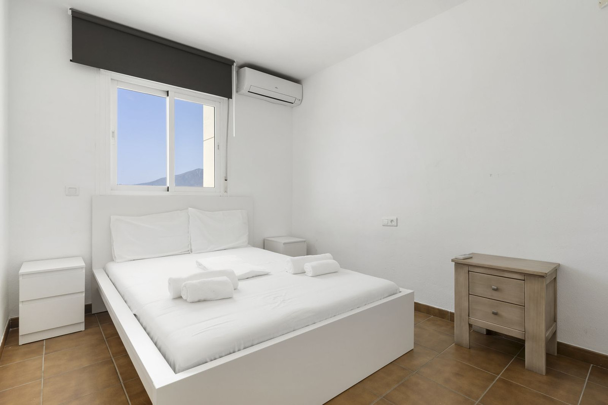 4 Bed Apartment for sale in Fuengirola Costa Del Sol, Málaga, Spain