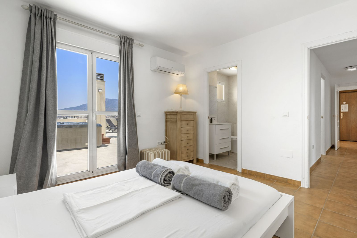 4 Bed Apartment for sale in Fuengirola Costa Del Sol, Málaga, Spain