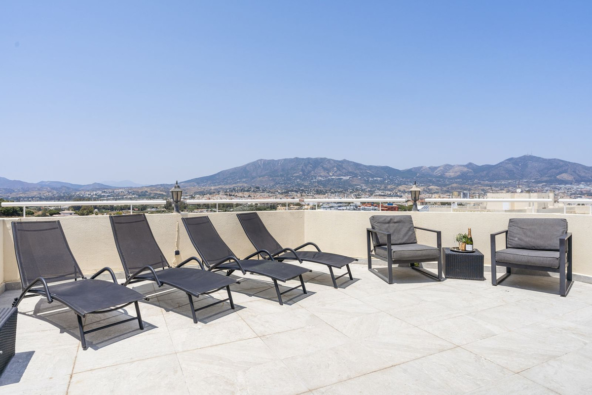 4 Bed Apartment for sale in Fuengirola Costa Del Sol, Málaga, Spain