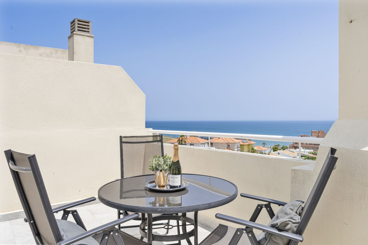 4 Bed Apartment for sale in Fuengirola Costa Del Sol, Málaga, Spain