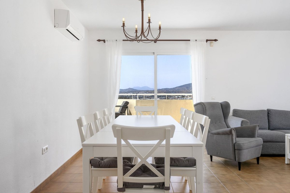 4 Bed Apartment for sale in Fuengirola Costa Del Sol, Málaga, Spain
