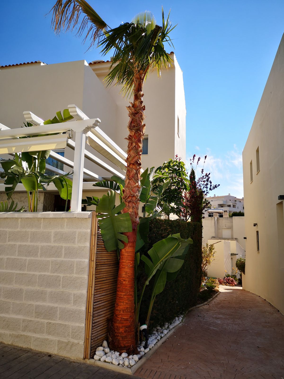 4 Bed Townhouse for sale in Estepona Costa Del Sol, Málaga, Spain