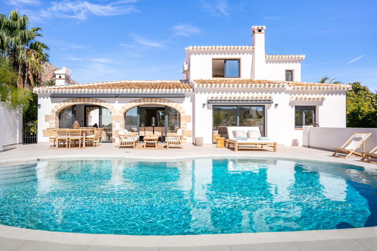 4 Bed Townhouse for sale in Javea Costa Blanca, Alicante, Spain