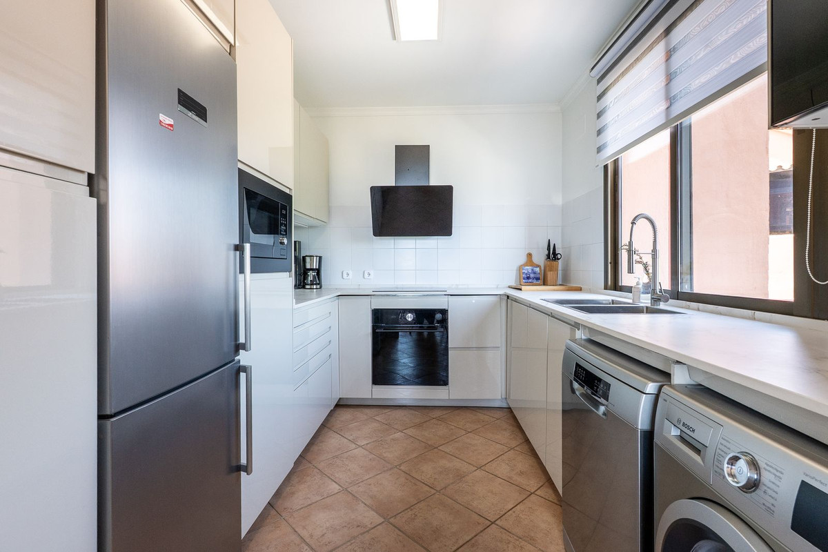 3 Bed Apartment for sale in La Mairena Costa Del Sol, Málaga, Spain