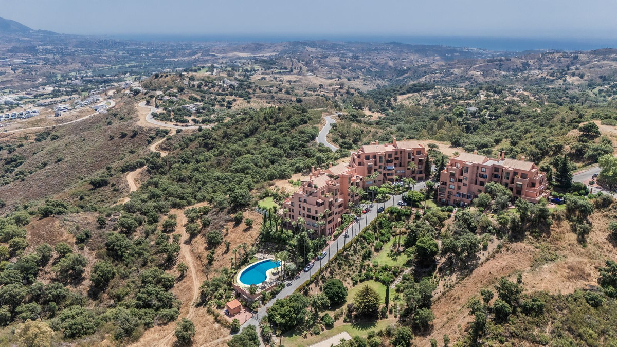 3 Bed Apartment for sale in La Mairena Costa Del Sol, Málaga, Spain