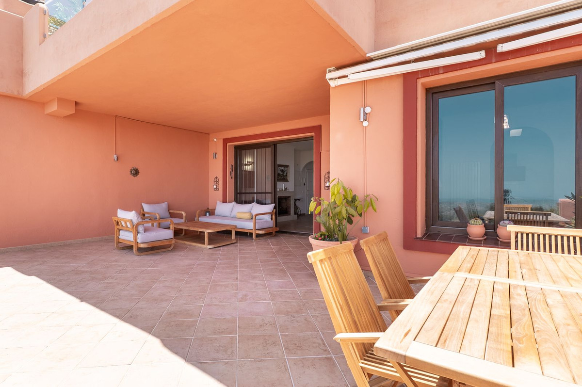 3 Bed Apartment for sale in La Mairena Costa Del Sol, Málaga, Spain