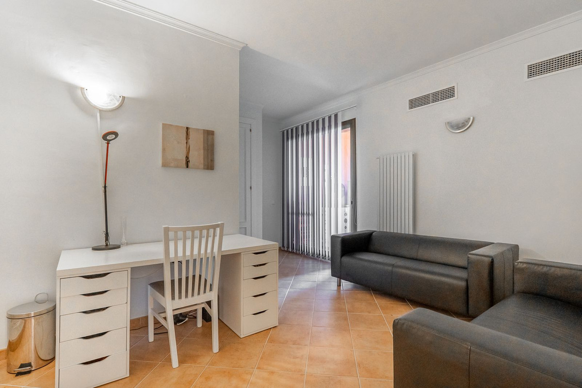 3 Bed Apartment for sale in La Mairena Costa Del Sol, Málaga, Spain