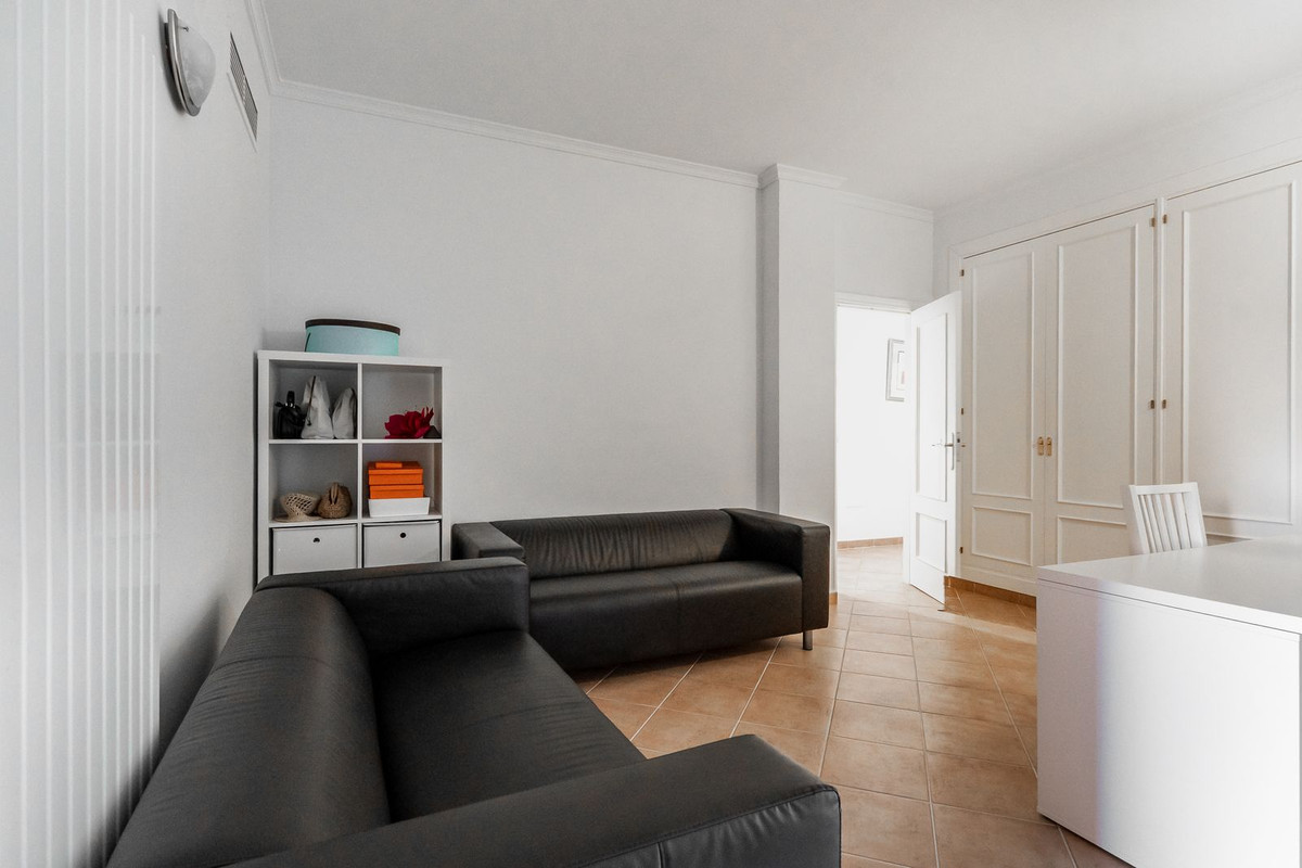3 Bed Apartment for sale in La Mairena Costa Del Sol, Málaga, Spain