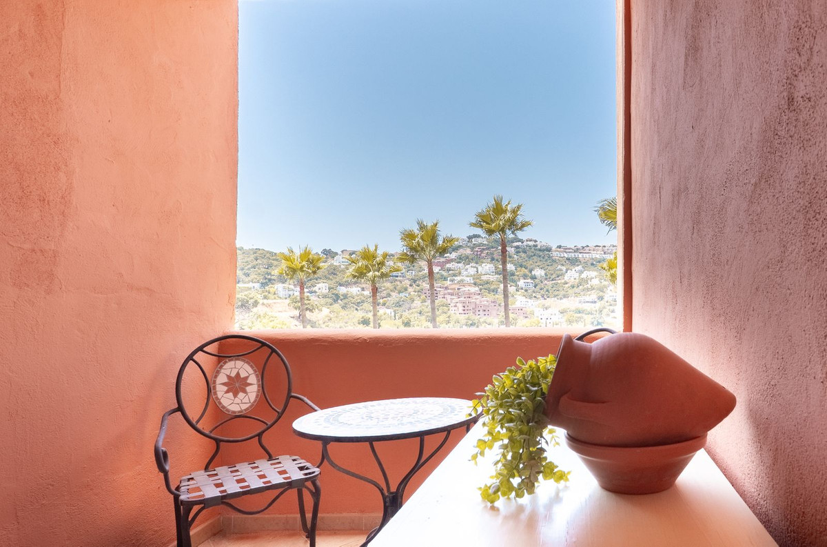 3 Bed Apartment for sale in La Mairena Costa Del Sol, Málaga, Spain