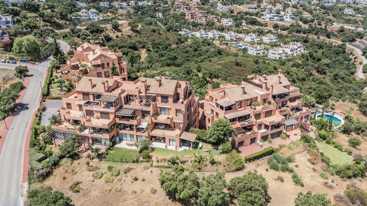 3 Bed Apartment for sale in La Mairena Costa Del Sol, Málaga, Spain