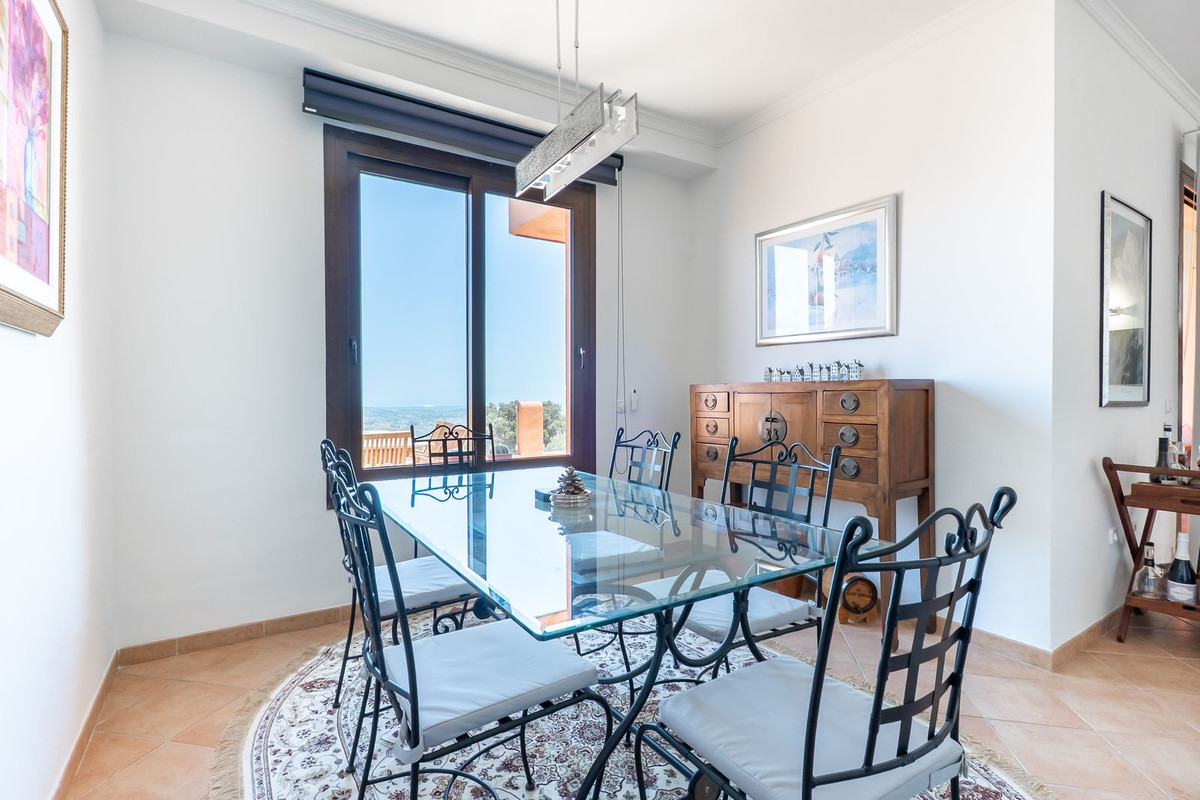 3 Bed Apartment for sale in La Mairena Costa Del Sol, Málaga, Spain