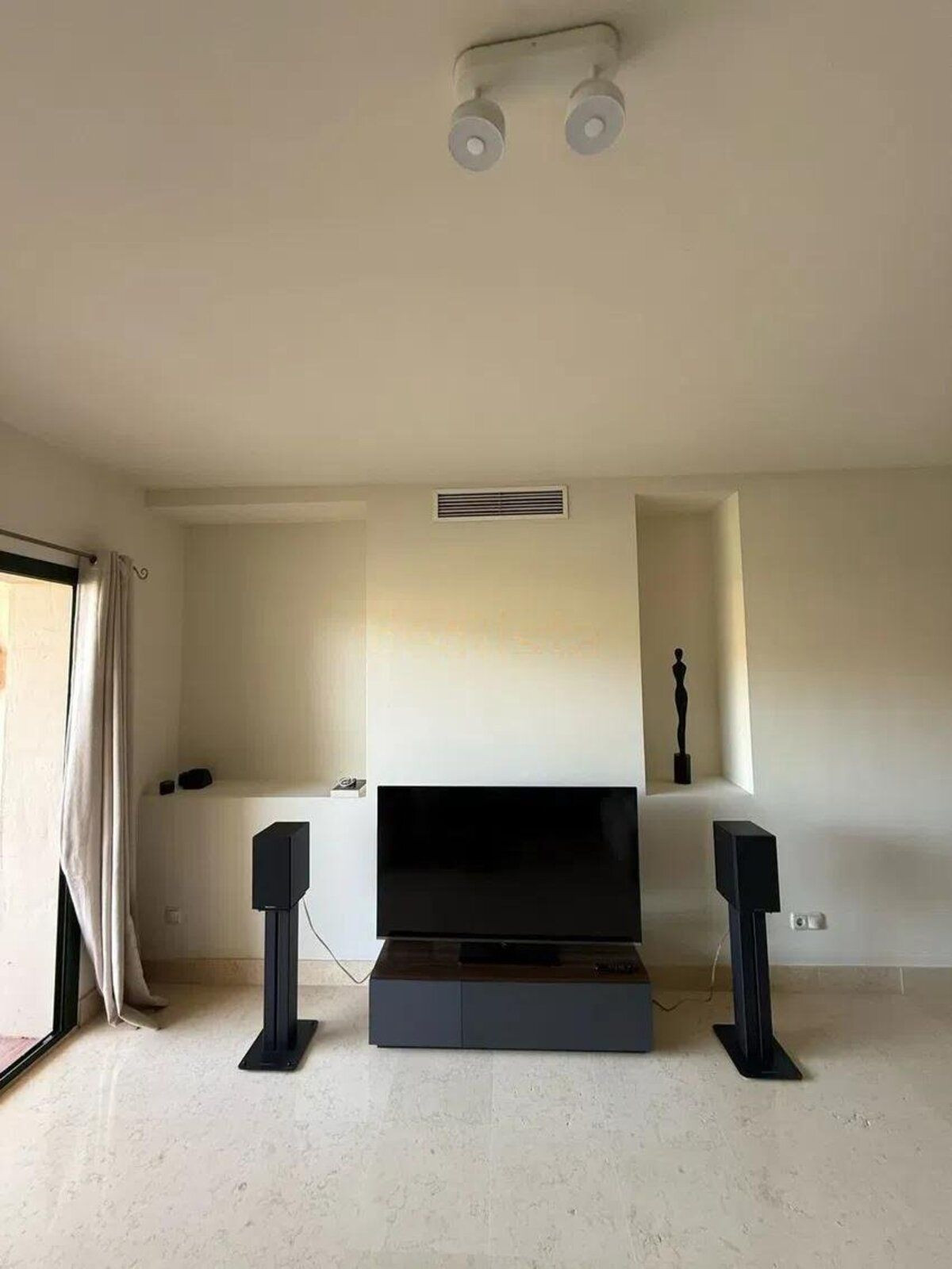3 Bed Apartment for sale in Benahavís Costa Del Sol, Málaga, Spain